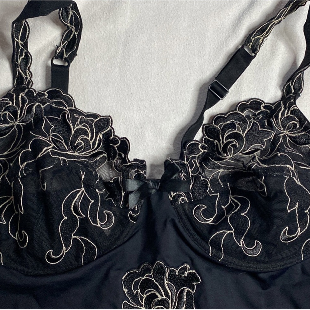 New Italian lace bodysuit